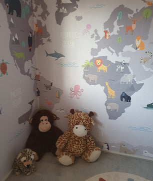 Papel para paredes Mapa mundial con animales salvajes