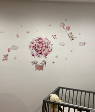 Vinilos decorativos Adhesivos infantiles de Pared conejas en globos aerostaticos (0058)