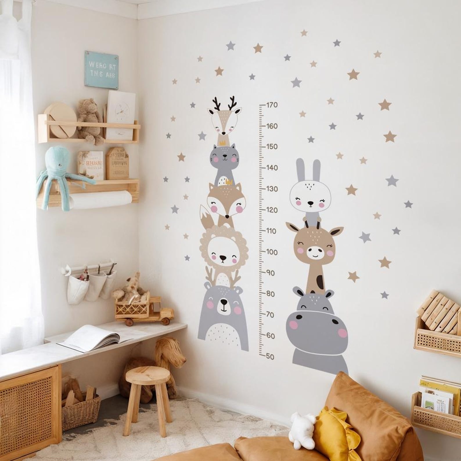 Medidor de altura infantil con animales nordicos