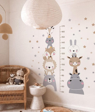 Medidor de altura infantil con animales nordicos