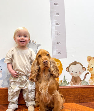 Medidor de altura infantil animales acuarelados torre